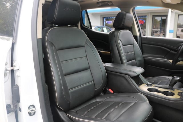 2019 GMC Acadia Denali Image 6 of 14