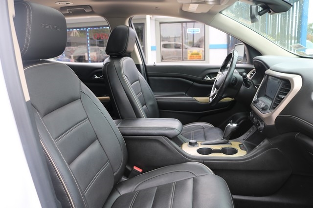 2019 GMC Acadia Denali Image 10 of 14