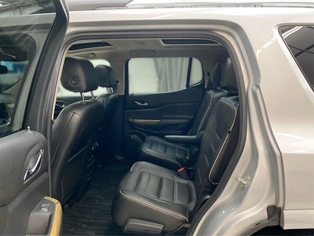 Vehicle image 18 of 30
