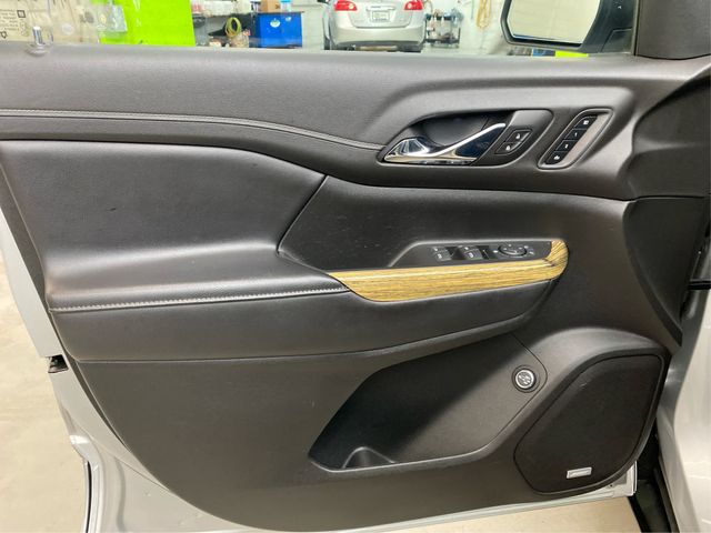 Vehicle image 25 of 30
