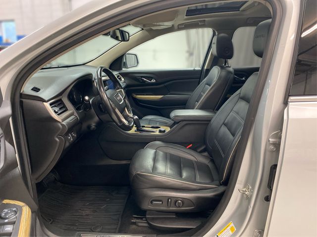 Vehicle image 17 of 30