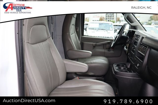 Vehicle image 11 of 26