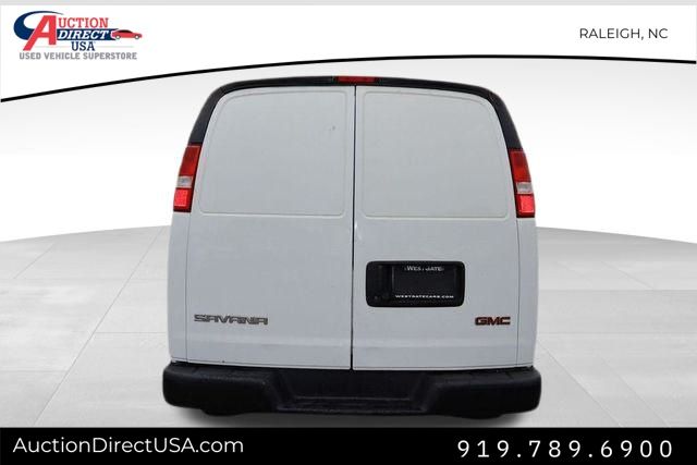 Vehicle image 21 of 26