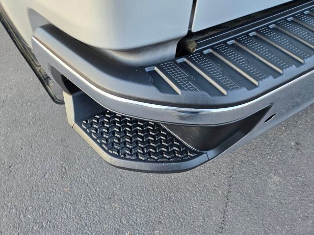 Vehicle image 29 of 30
