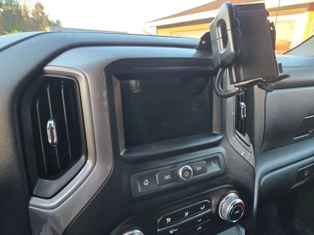 Vehicle image 24 of 30