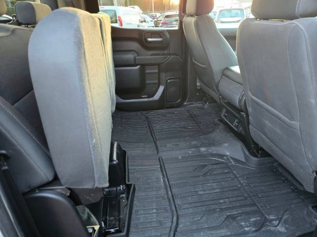 Vehicle image 18 of 30