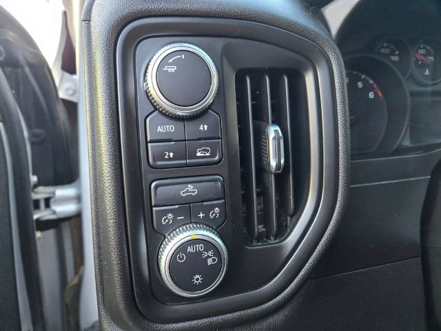 Vehicle image 21 of 30