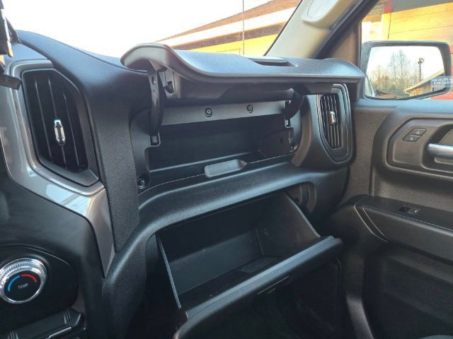 Vehicle image 26 of 30