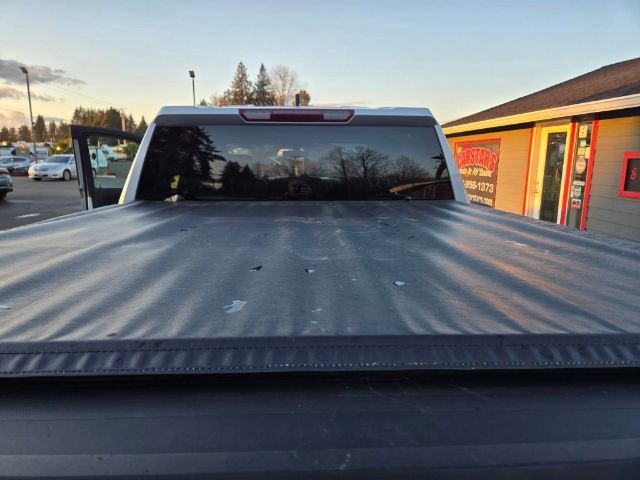 Vehicle image 28 of 30