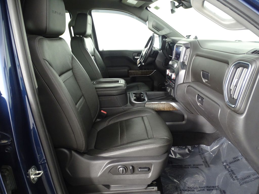 2019 GMC Sierra 1500 Denali Image 12 of 40