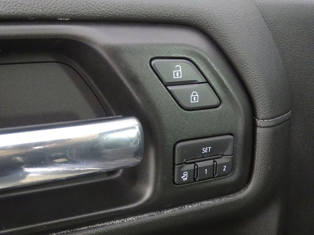 2019 GMC Sierra 1500 Denali Image 33 of 40