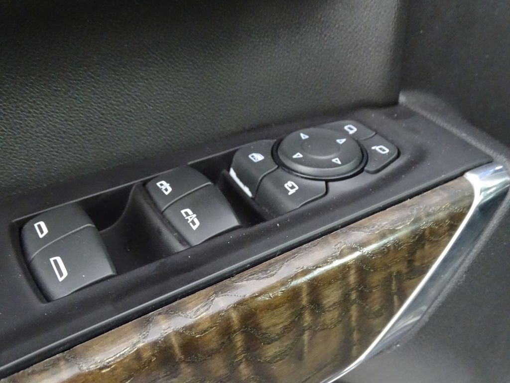 2019 GMC Sierra 1500 Denali Image 31 of 40