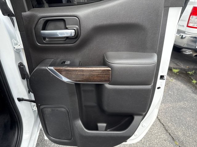 Vehicle image 43 of 45