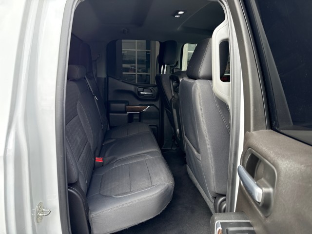 Vehicle image 18 of 45