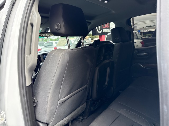 Vehicle image 17 of 45