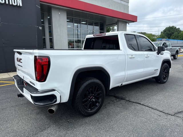 Vehicle image 4 of 45