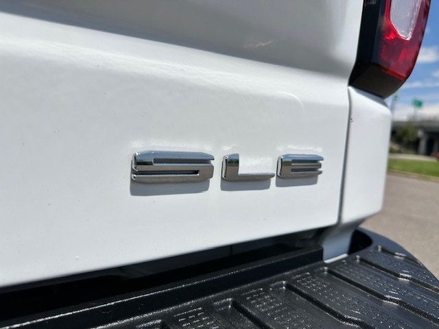 Vehicle image 33 of 37