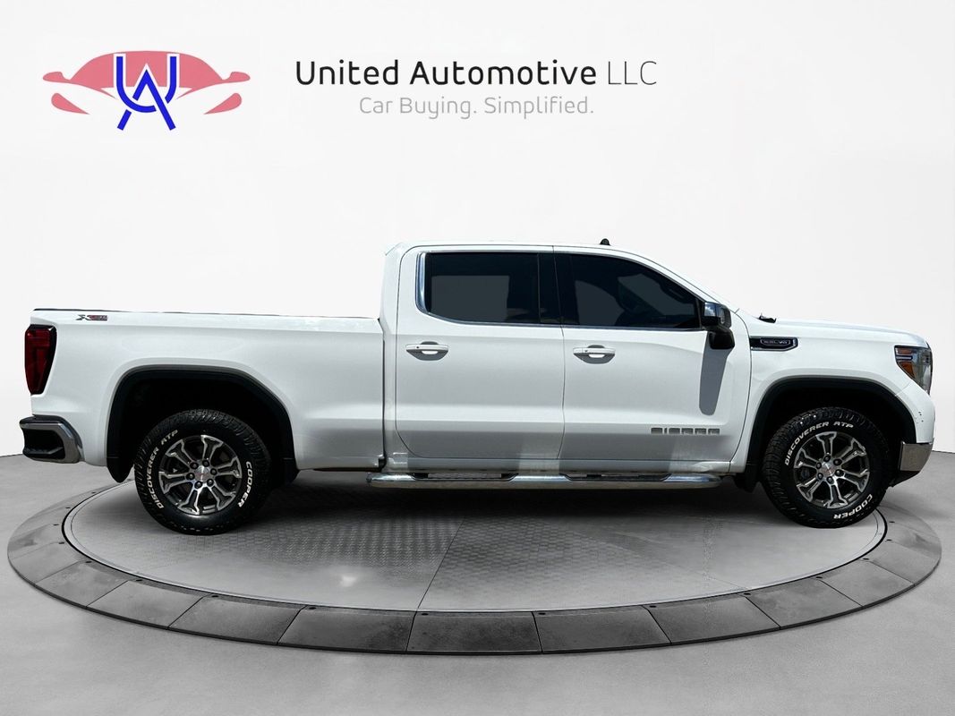 Vehicle image 3 of 37