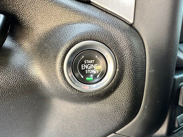 Vehicle image 28 of 37