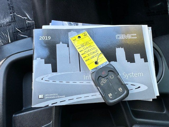 Vehicle image 27 of 37