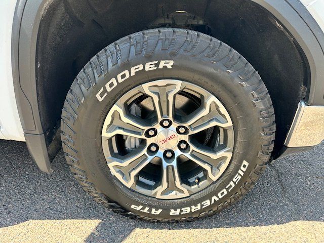 Vehicle image 11 of 37