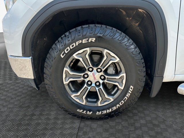 Vehicle image 10 of 37