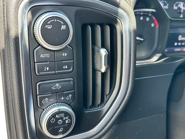 Vehicle image 35 of 37