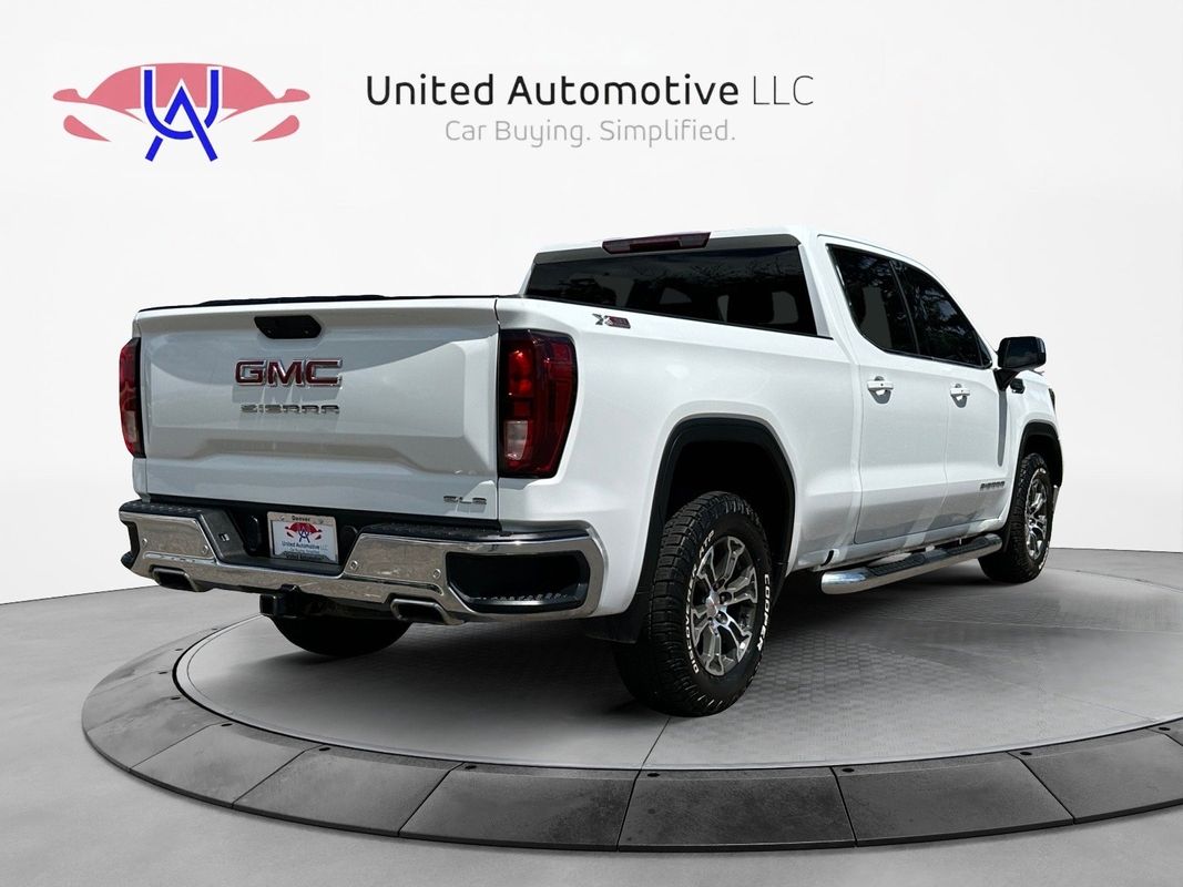 Vehicle image 4 of 37