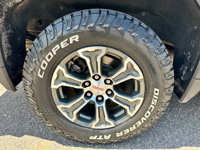 Vehicle image 13 of 37