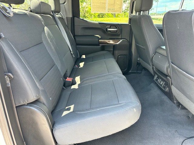 Vehicle image 17 of 37