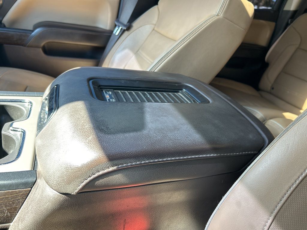 2019 GMC Sierra 2500HD Denali Image 43 of 45