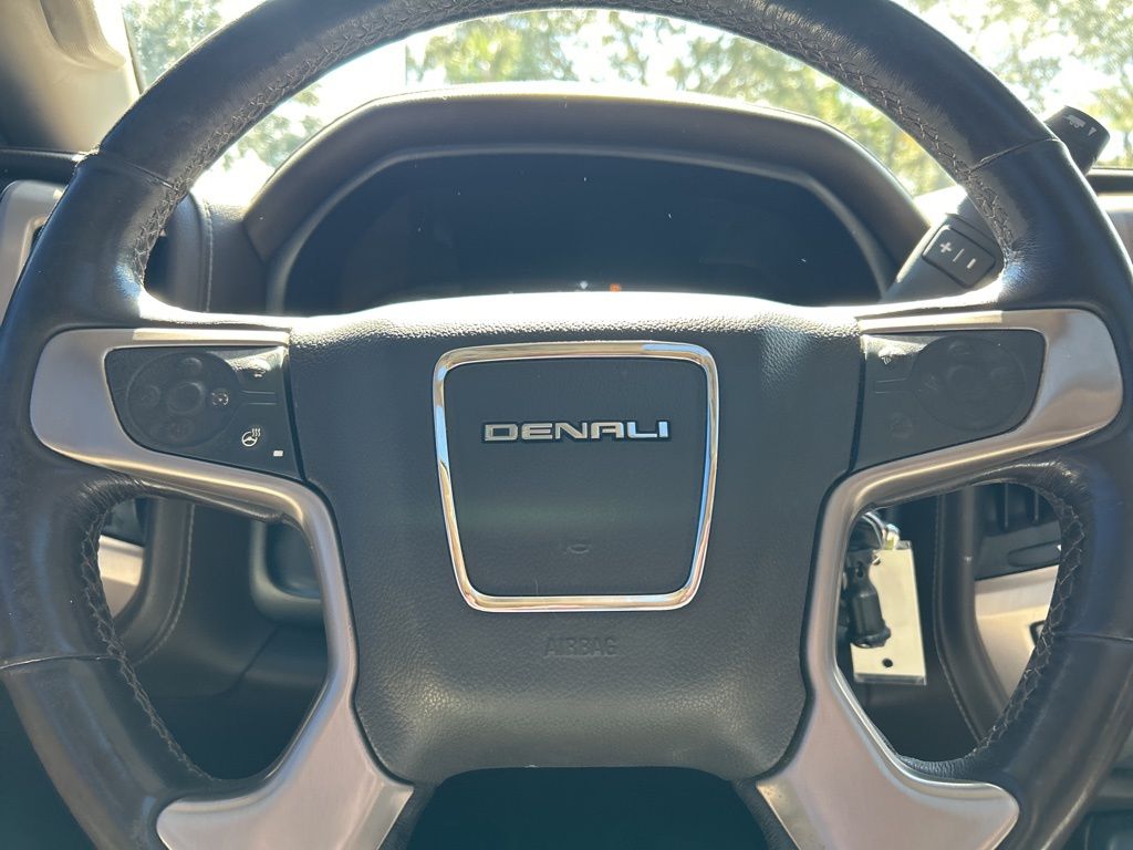 2019 GMC Sierra 2500HD Denali Image 42 of 45