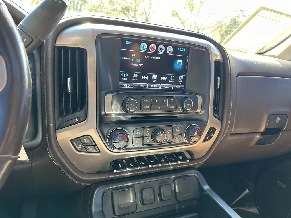 2019 GMC Sierra 2500HD Denali Image 25 of 45