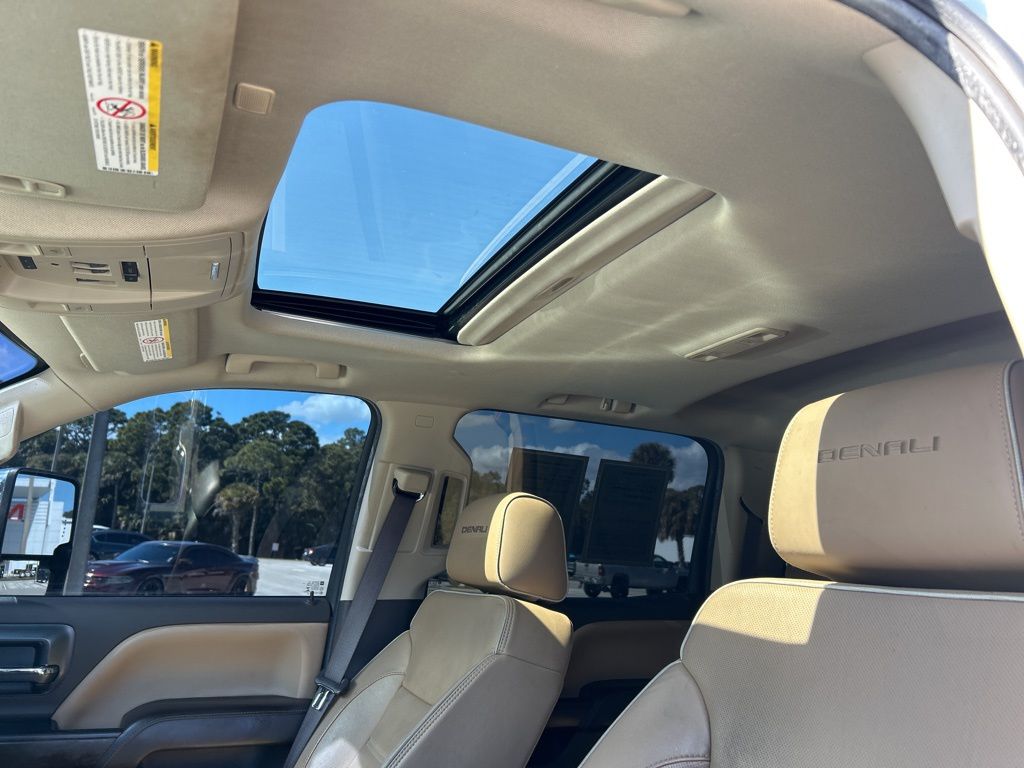 2019 GMC Sierra 2500HD Denali Image 35 of 45