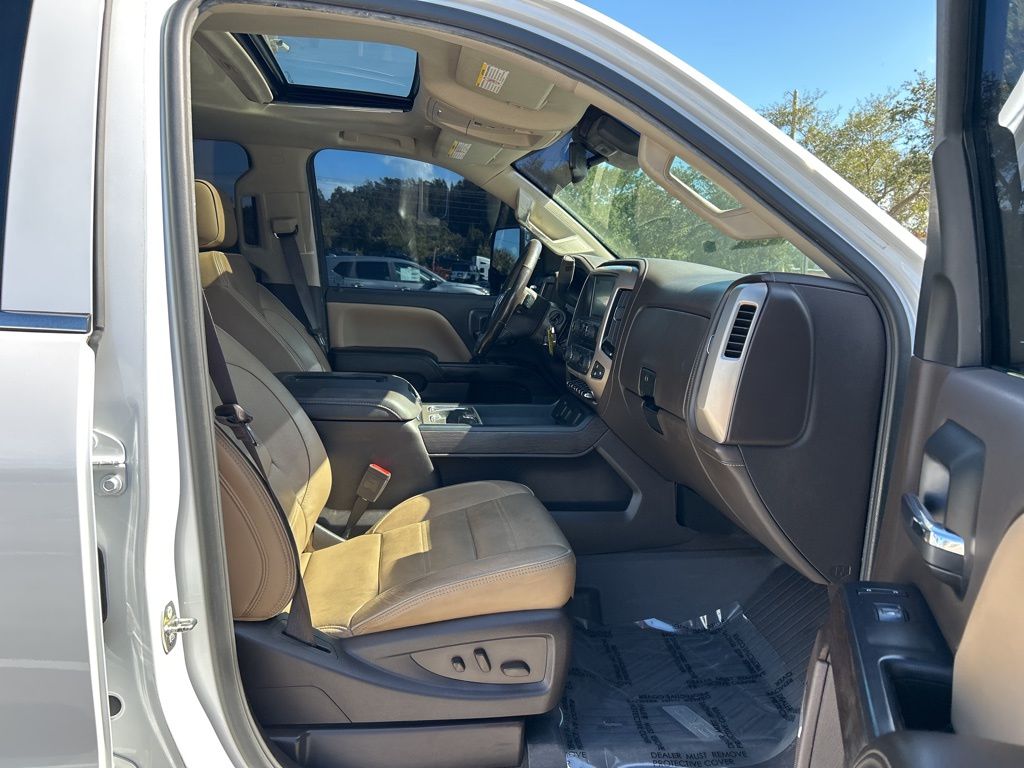 2019 GMC Sierra 2500HD Denali Image 16 of 45