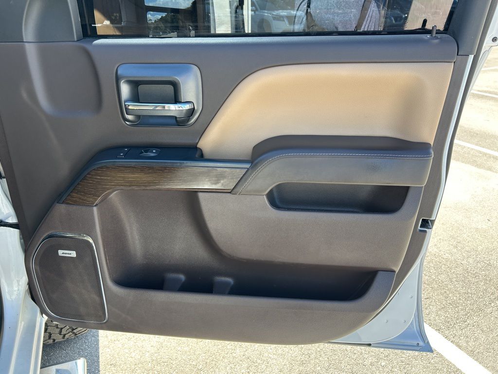 2019 GMC Sierra 2500HD Denali Image 27 of 45