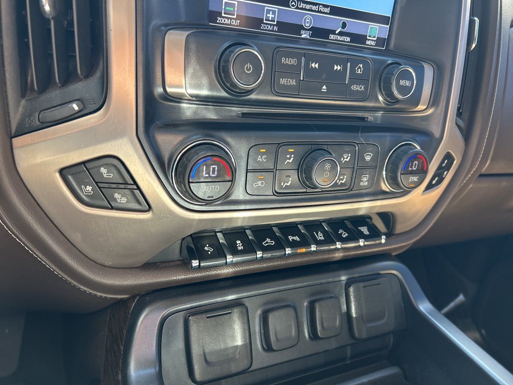 2019 GMC Sierra 2500HD Denali Image 38 of 45