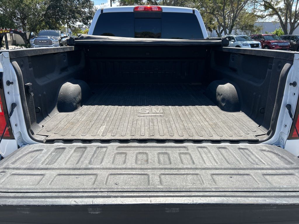 2019 GMC Sierra 2500HD Denali Image 10 of 45