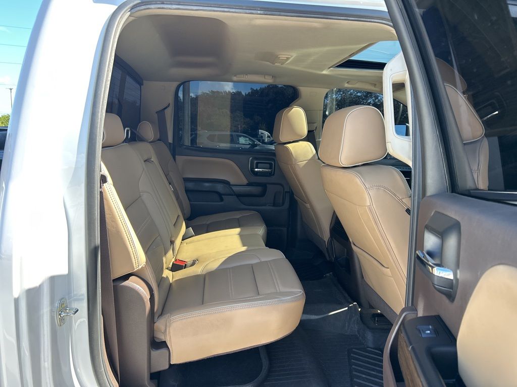 2019 GMC Sierra 2500HD Denali Image 15 of 45