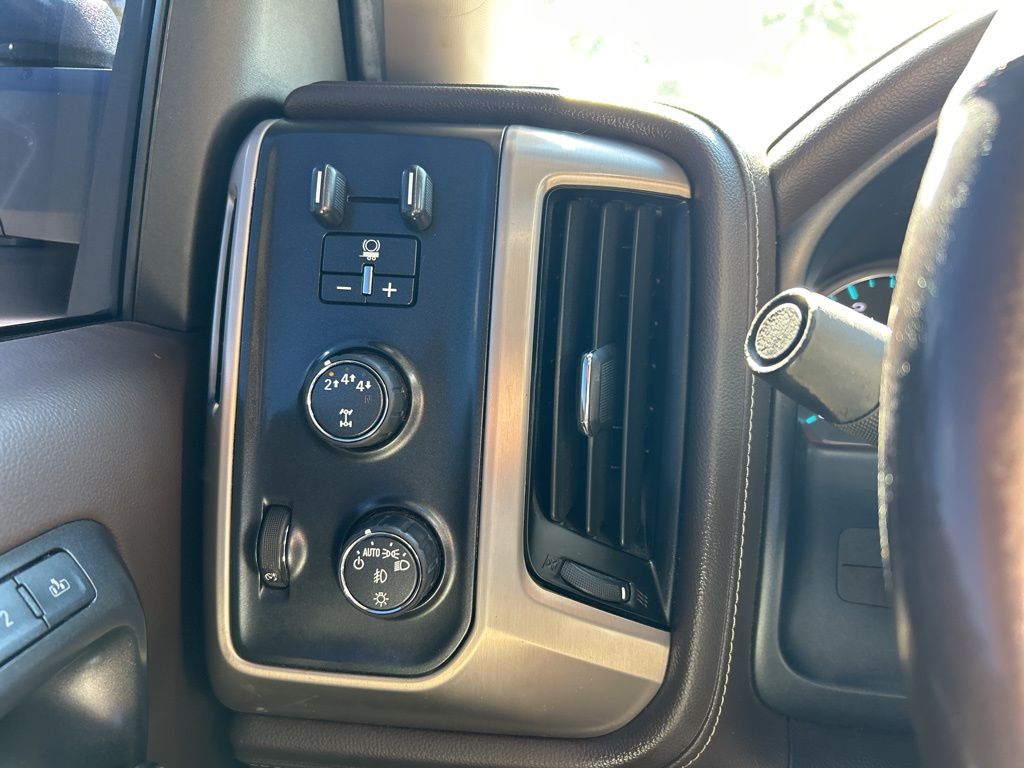 2019 GMC Sierra 2500HD Denali Image 44 of 45