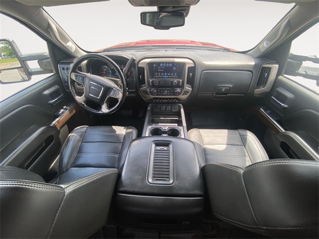 Vehicle image 10 of 47