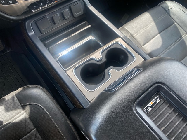 Vehicle image 28 of 47