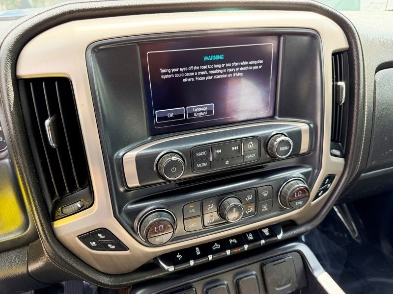 2019 GMC Sierra 2500HD Denali Image 26 of 45