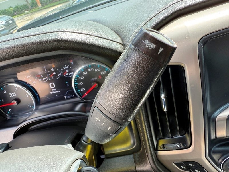 2019 GMC Sierra 2500HD Denali Image 38 of 45