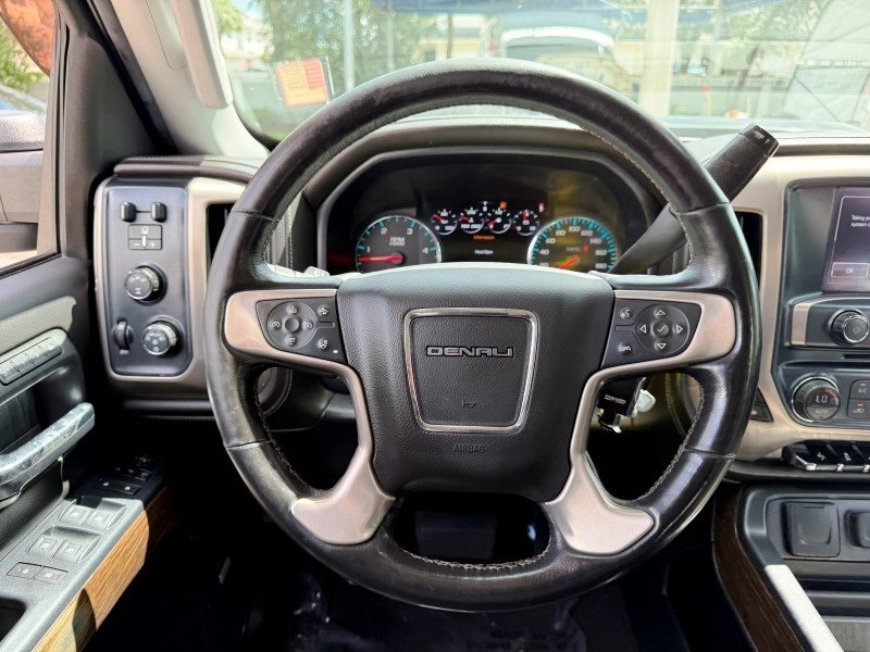 2019 GMC Sierra 2500HD Denali Image 22 of 45
