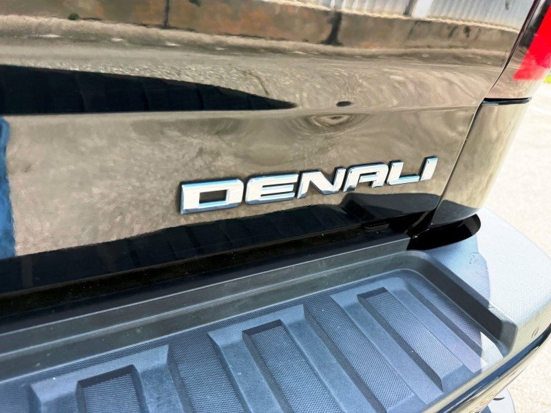 2019 GMC Sierra 2500HD Denali Image 14 of 45