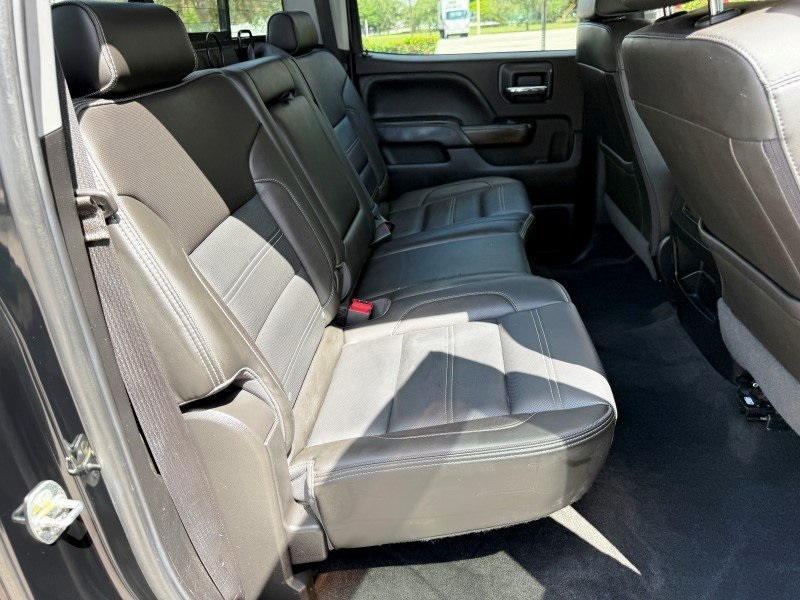 2019 GMC Sierra 2500HD Denali Image 17 of 45