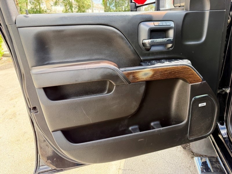 2019 GMC Sierra 2500HD Denali Image 29 of 45