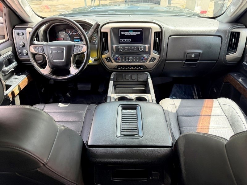 2019 GMC Sierra 2500HD Denali Image 19 of 45