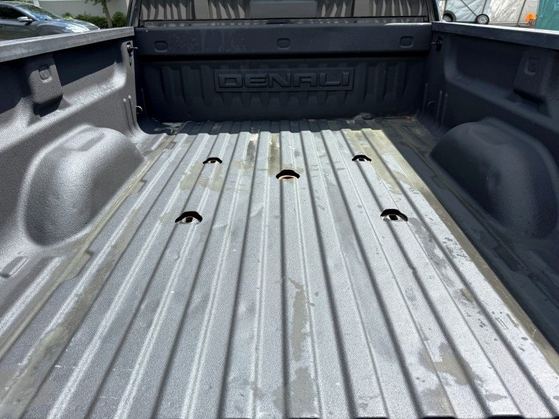 2019 GMC Sierra 2500HD Denali Image 12 of 45